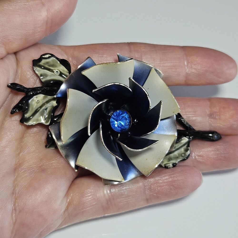 Coro Classic Grey Rose Blue Rhinestone Vintage Pin Brooch - Picture 2 of 10